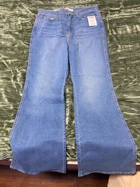 Signature by Levi Strauss Mid-Blue Flare Jeans